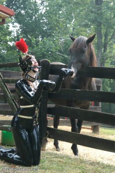 ponygirlbarn2082.jpg